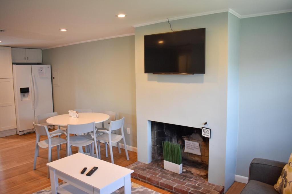Seaside Serenity, Just A Block /0.1 Mile Away From The Beach Yarmouth Port Exteriér fotografie