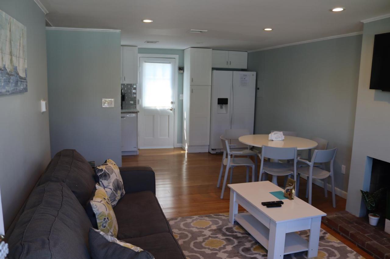 Seaside Serenity, Just A Block /0.1 Mile Away From The Beach Yarmouth Port Exteriér fotografie