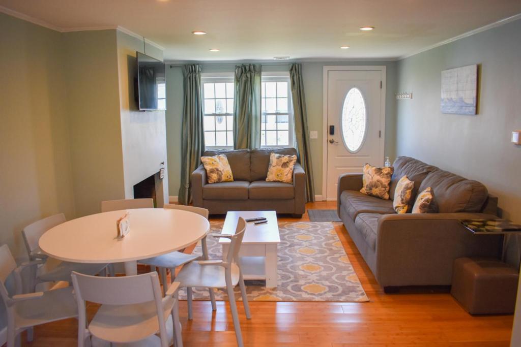 Seaside Serenity, Just A Block /0.1 Mile Away From The Beach Yarmouth Port Exteriér fotografie